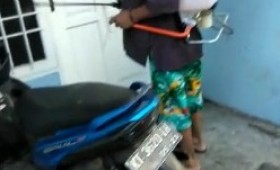 Penyemprotan Berkala Disinfektan di RT.18 Kelurahan Karang Mumus