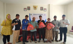 Giat, Senin 18 Juli 2023, Penyerahan Bantuan Sembako, Penyerahan Anak sekolah dan Penyerahan Makanan tambahan Balita dan Lansia  pada RT 4,5,6,7,8,9 dan RT 10 di kantor kel. sempaja barat