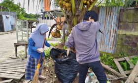 Giat, Jum'at 21 Maret 2025 Melaksanakan kerja bakti di sekitar area yg membuang sampah sembarangan di area Jl AW Syahrani GG wallet 1 RT 2 di lakukan oleh Kasi Ekbang beserta staf.