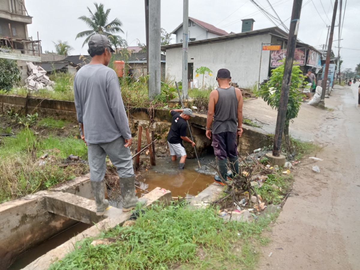 Pembersihan drainase
