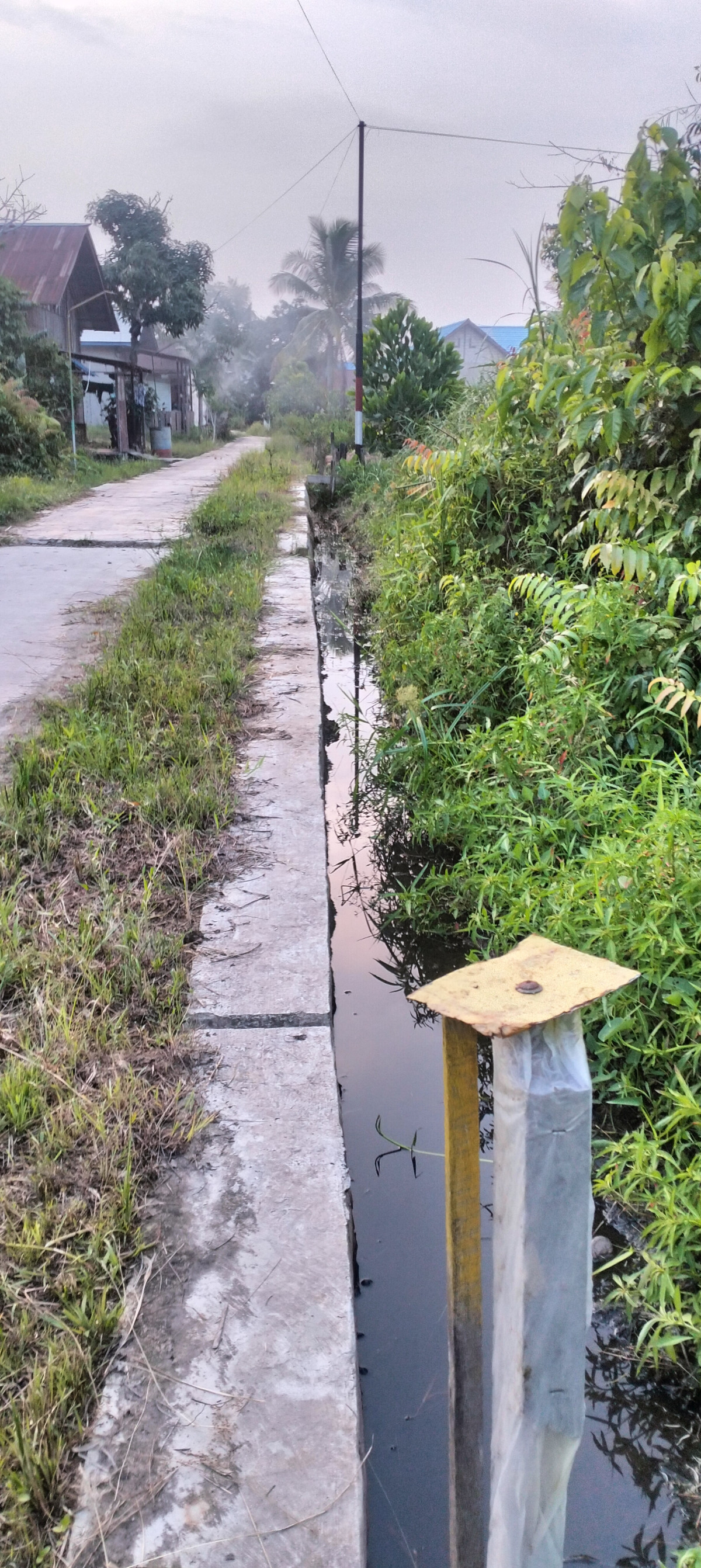 Gotong royong lingkungan area jalan Kie atup dan sekitar