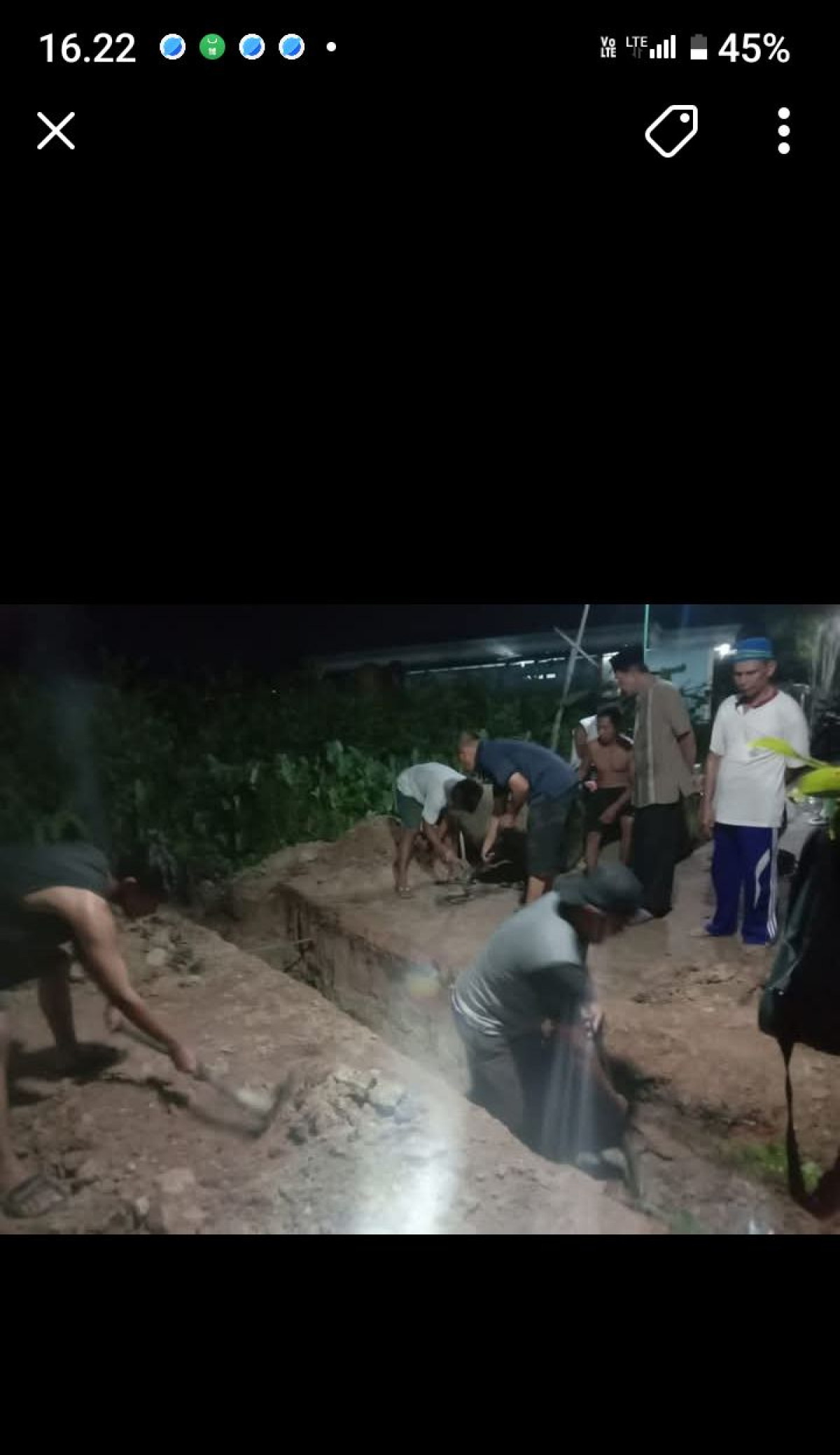 Gotong royong jalan