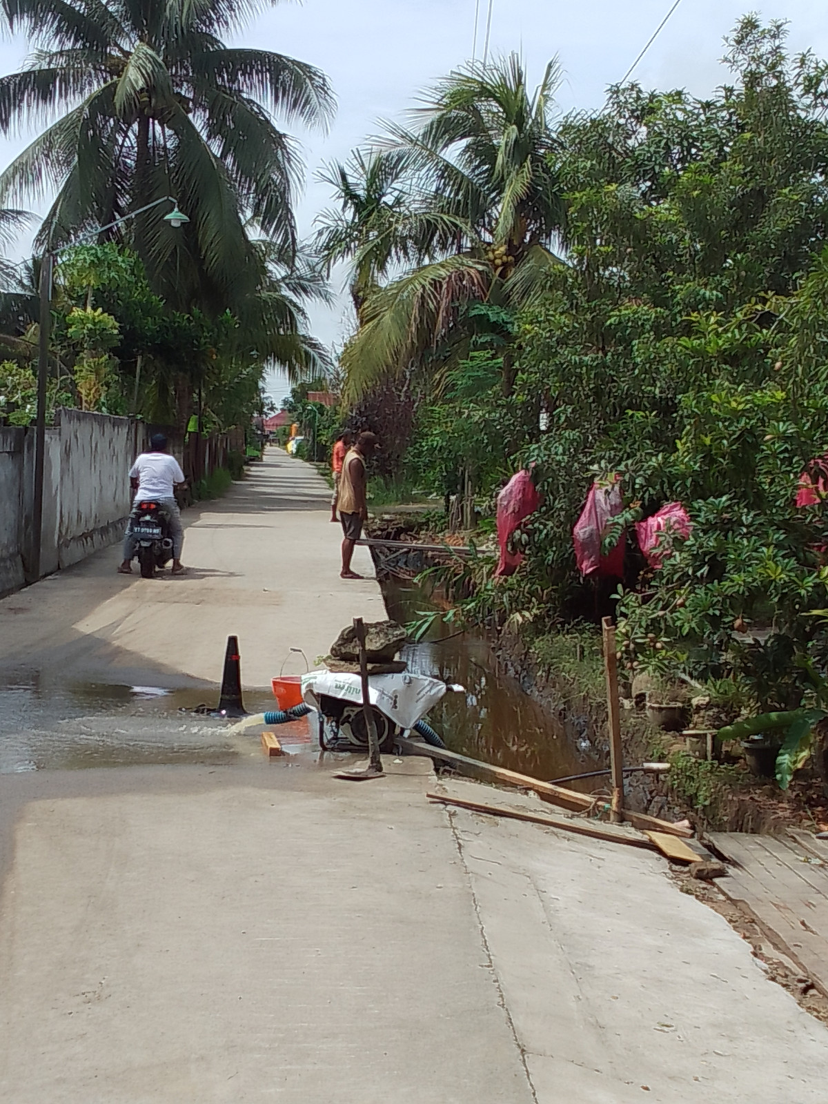 Gotong royong..