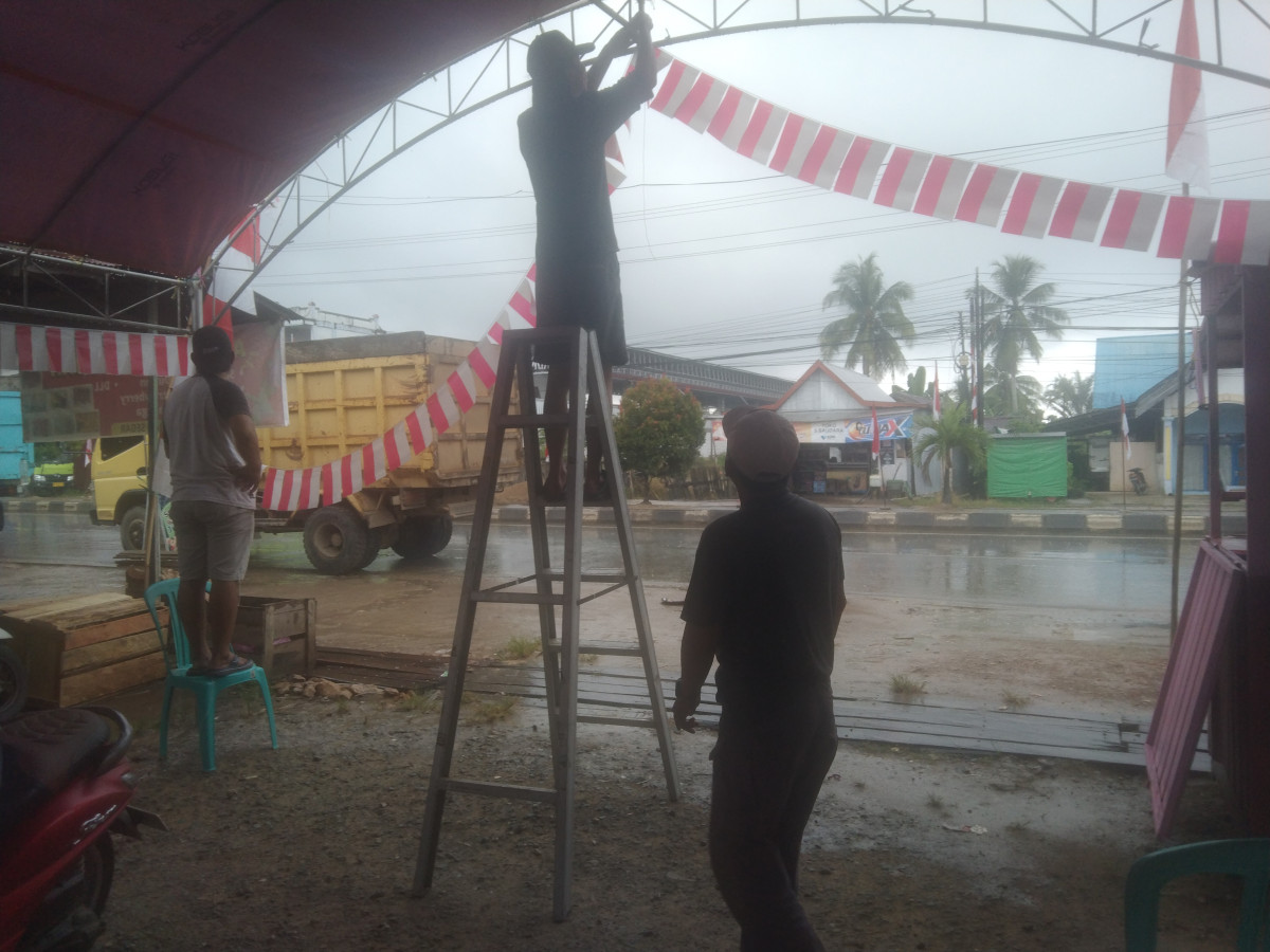 Pemasangan tenda