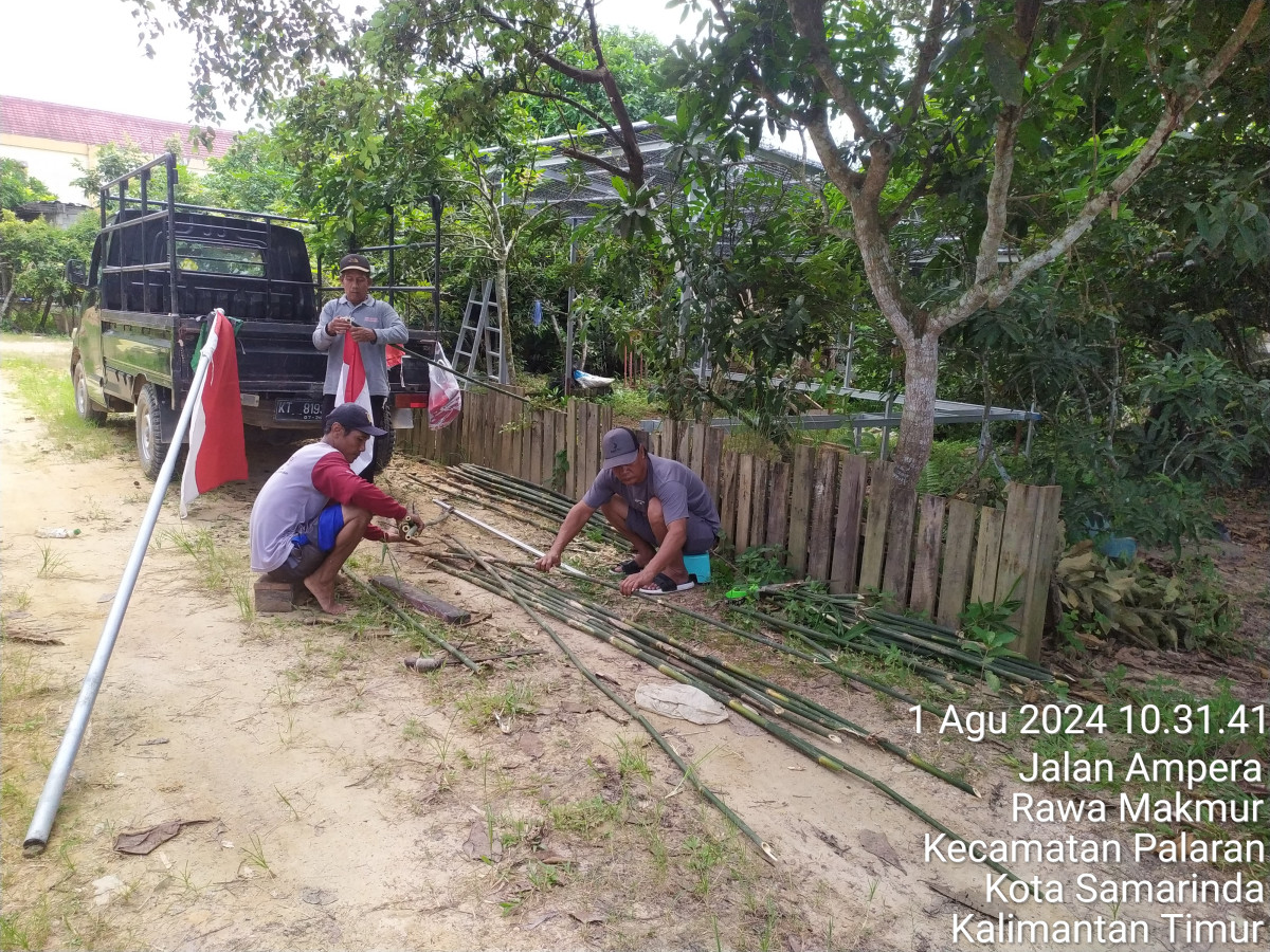 Pemasangan Bendera Merah Putih