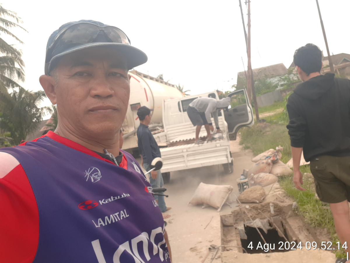 kerja bakti perbaikan paret