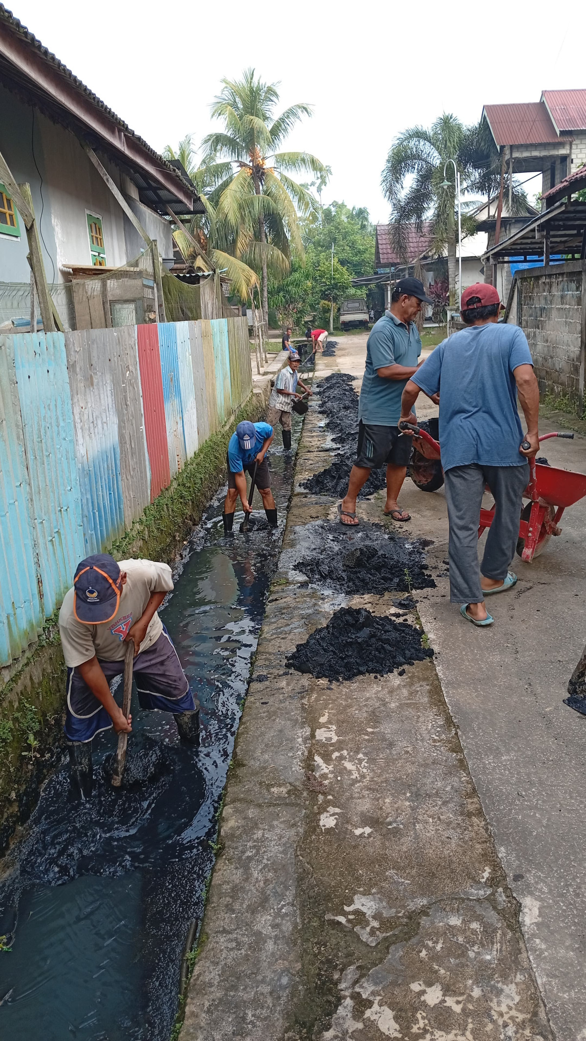 Pembersihan Saluran Irigasi
