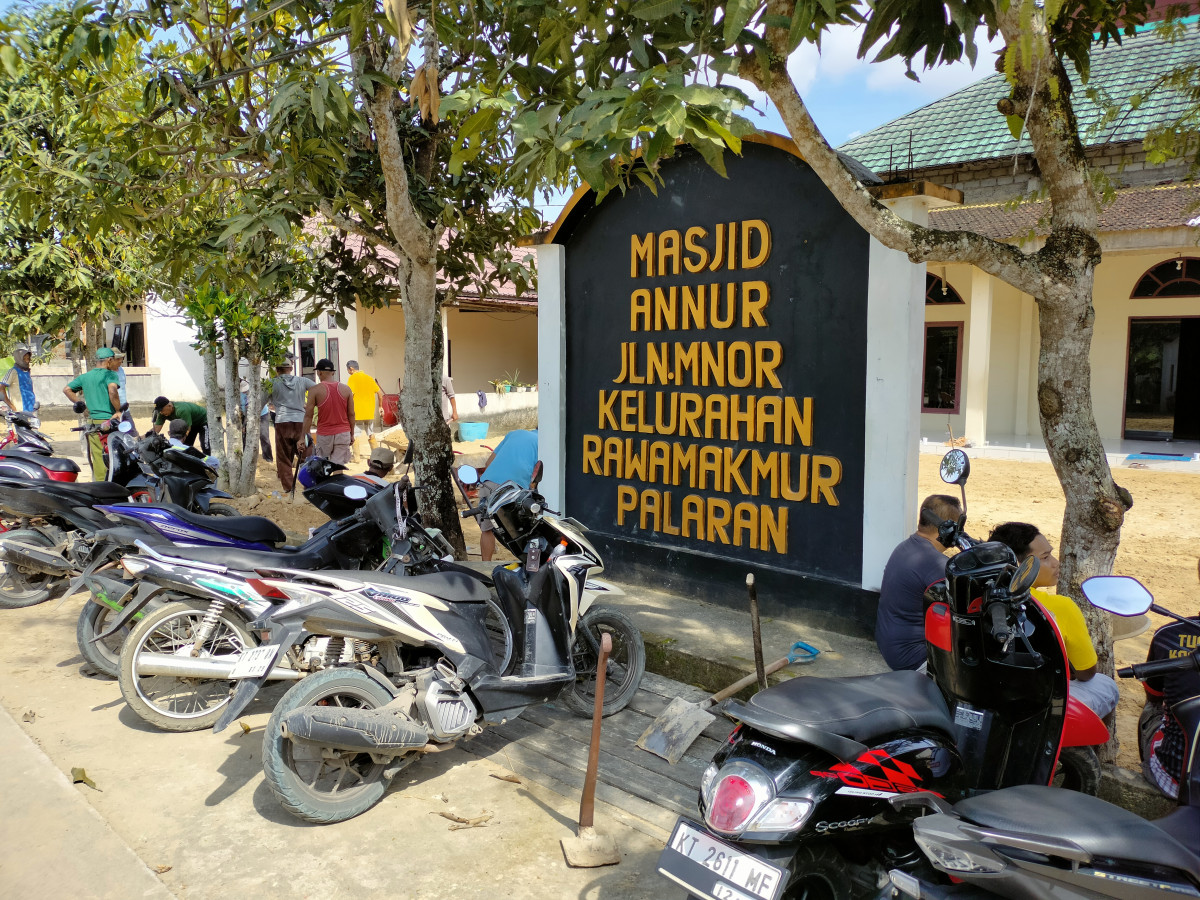 Gotong royong masjid An Nur jl. M nur
