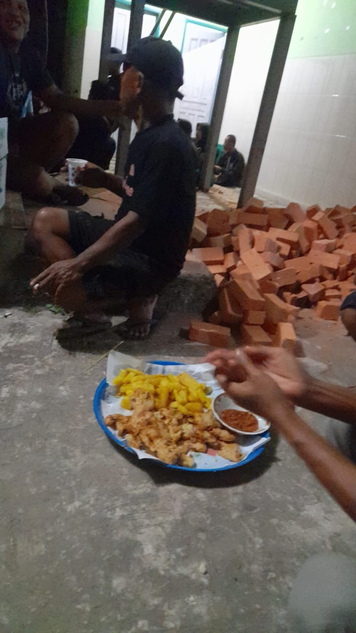 Gotong royong TPA Baitul makmur