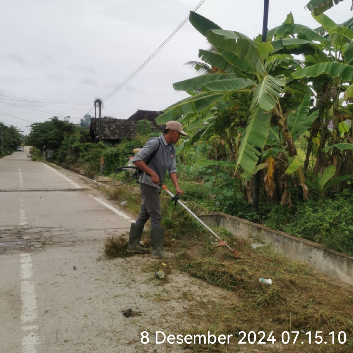 Gotong royong di Jl. Wilis