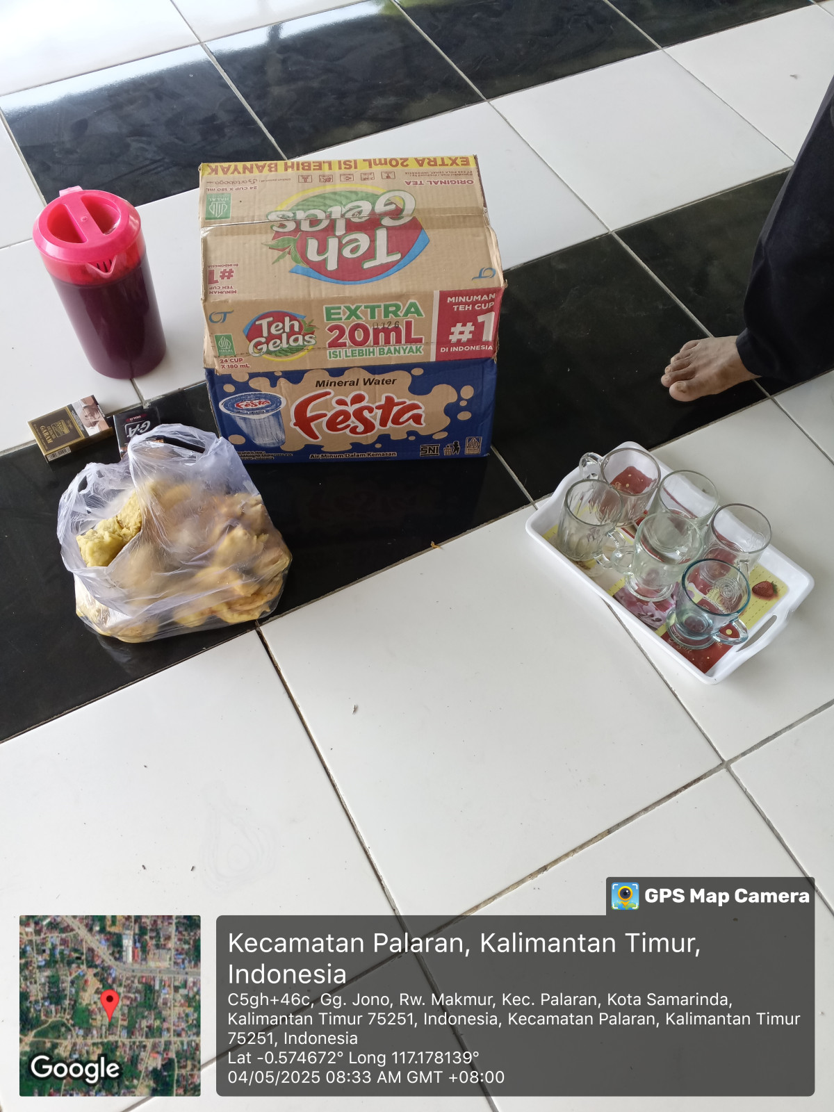 Pasang keramik dinding langgar darul muttaqin