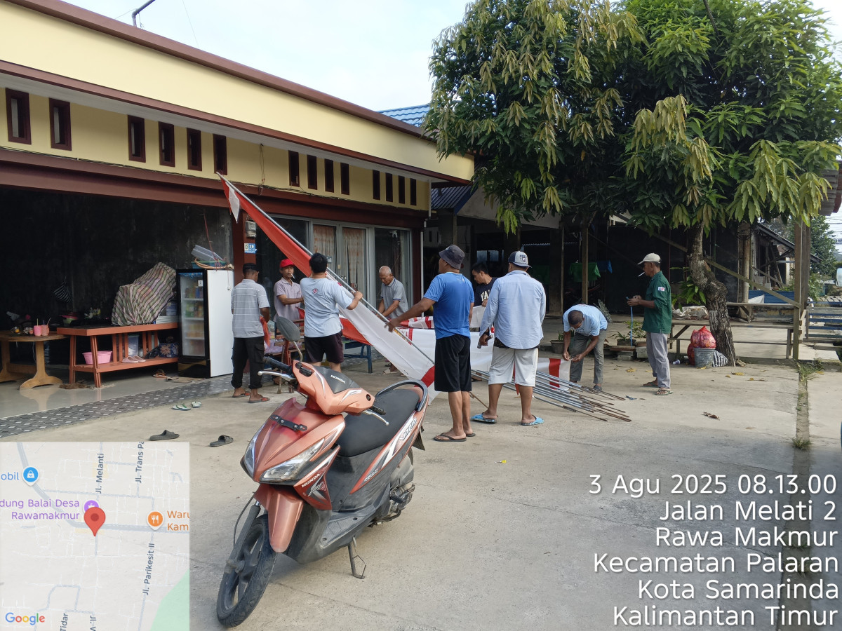Pemasangan bendera dan umbul-umbul