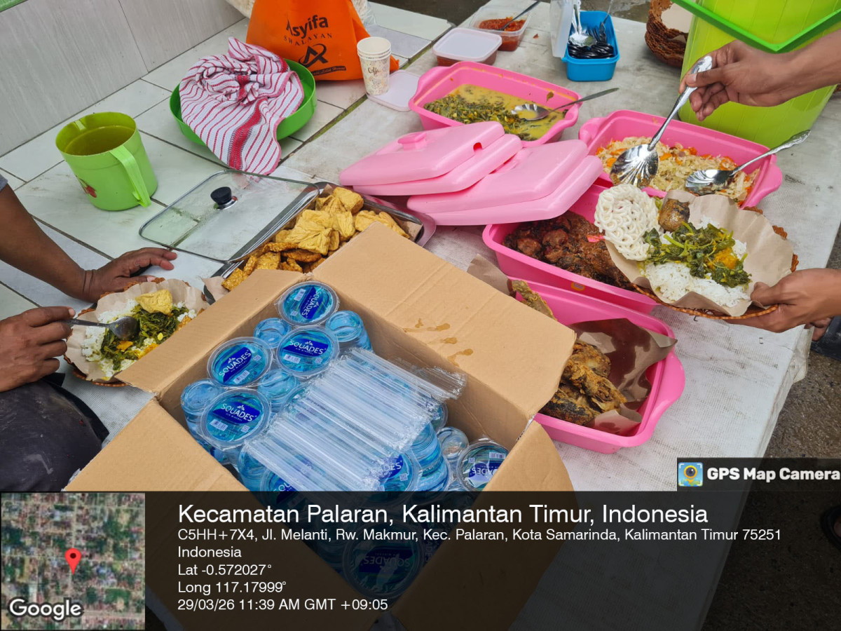 Pembersihan derainase dan jalan RT 25