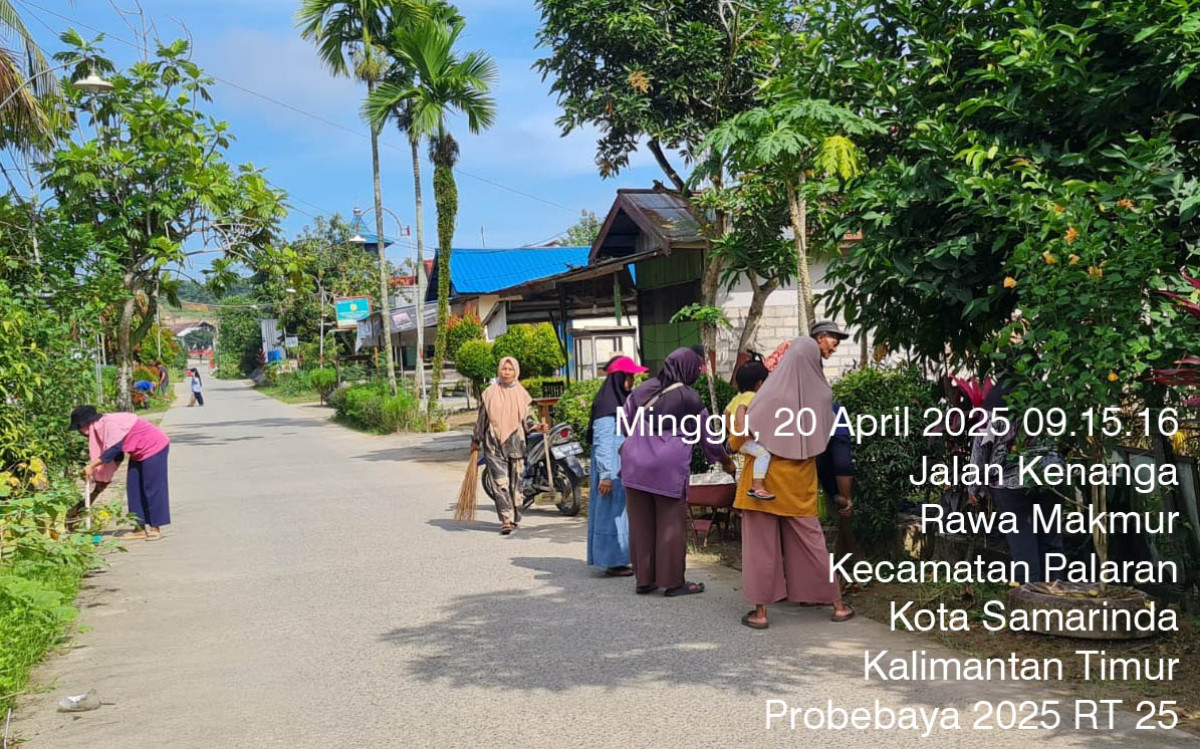Pembersihan Derainase Jl. Kenanga