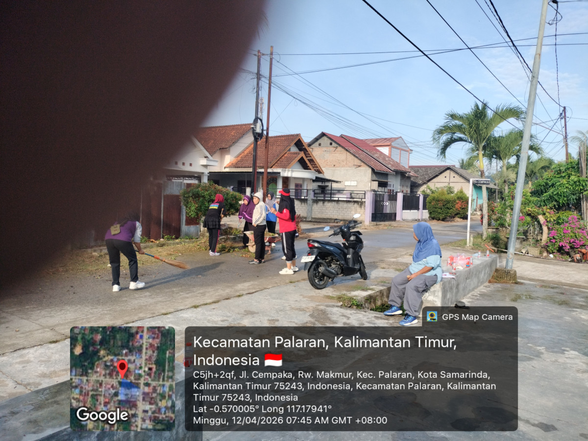 Gotong royong pembersihan jalan