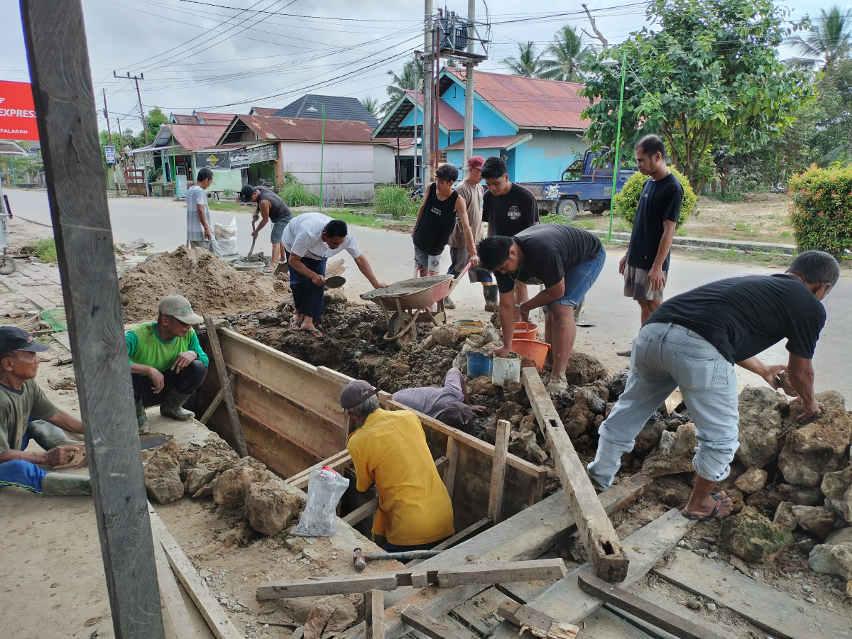 Meneruskan perbaikan pondasi paret