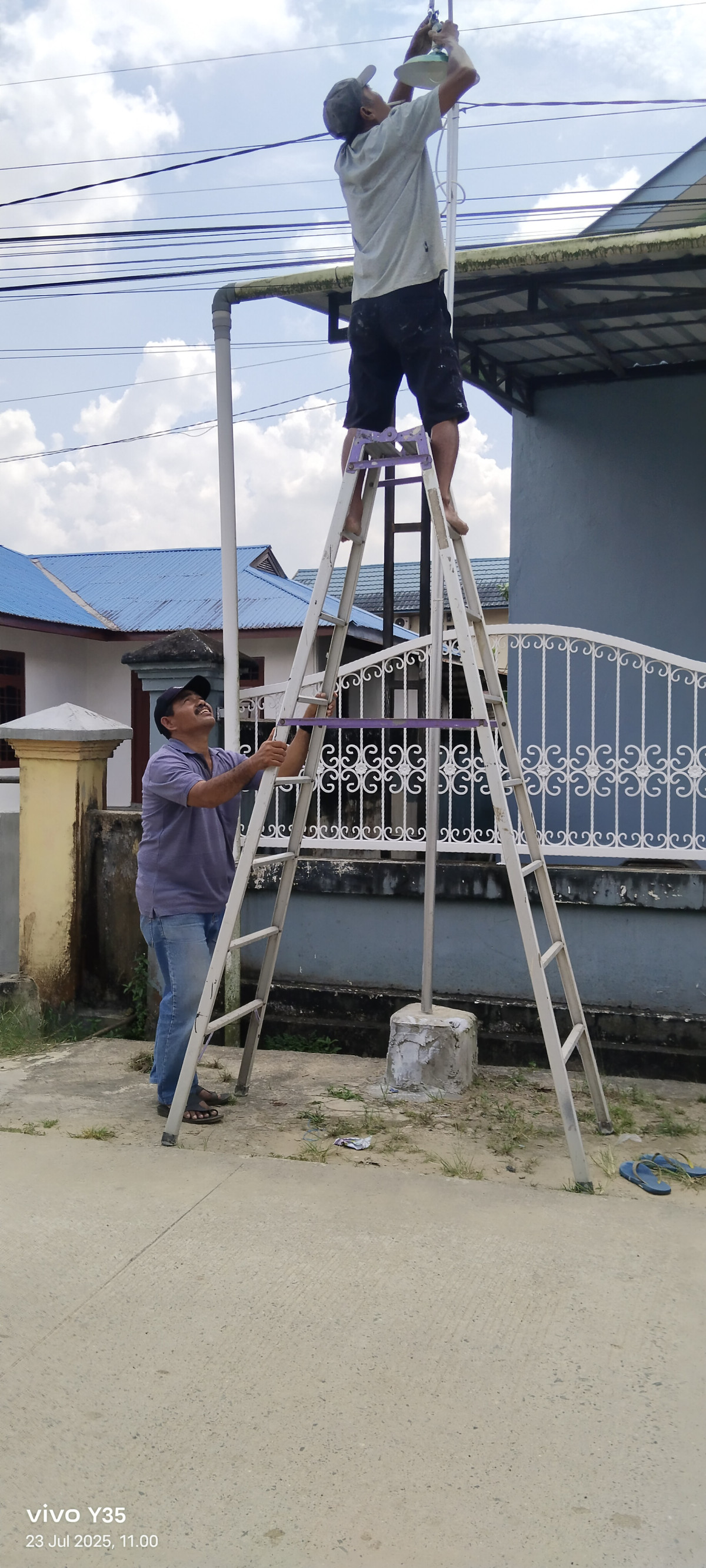 Pengmbilan bambu