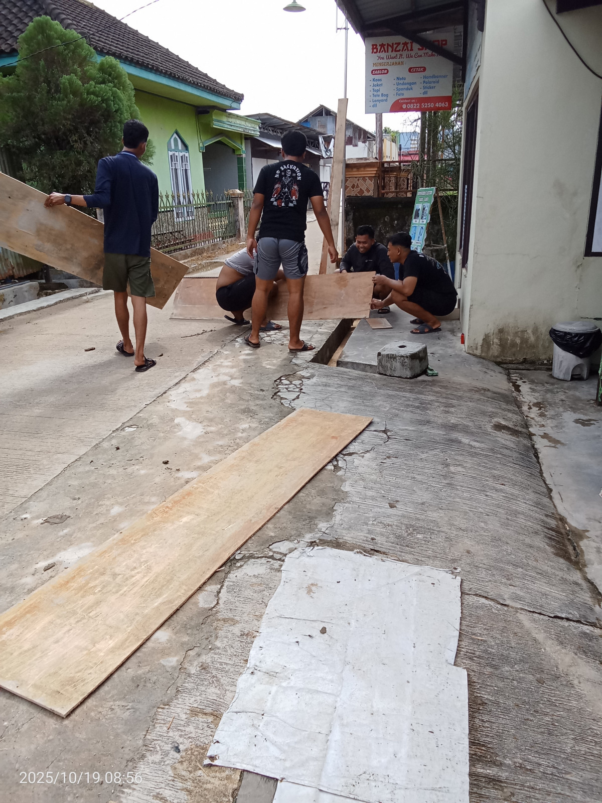 Pembersihan lingkungan & pembersihan drainase