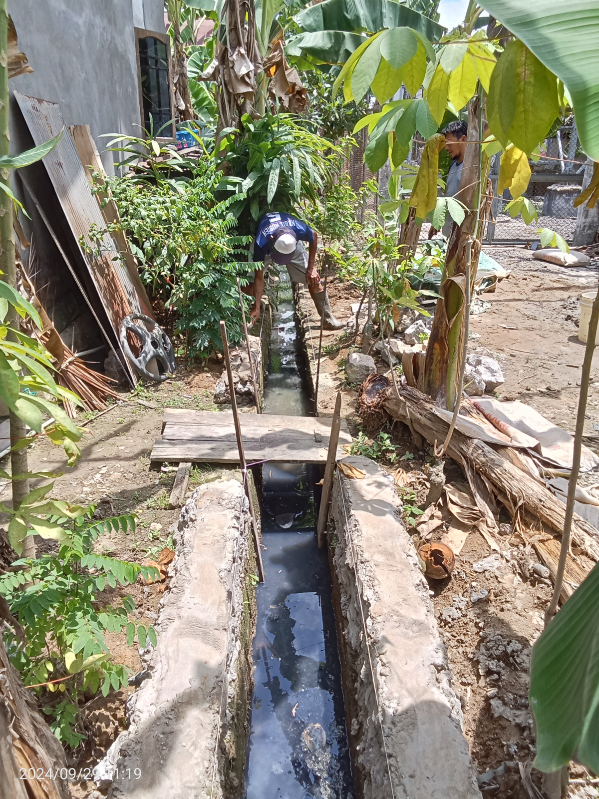 Pembersihan lingkungan & normalisasi drainase