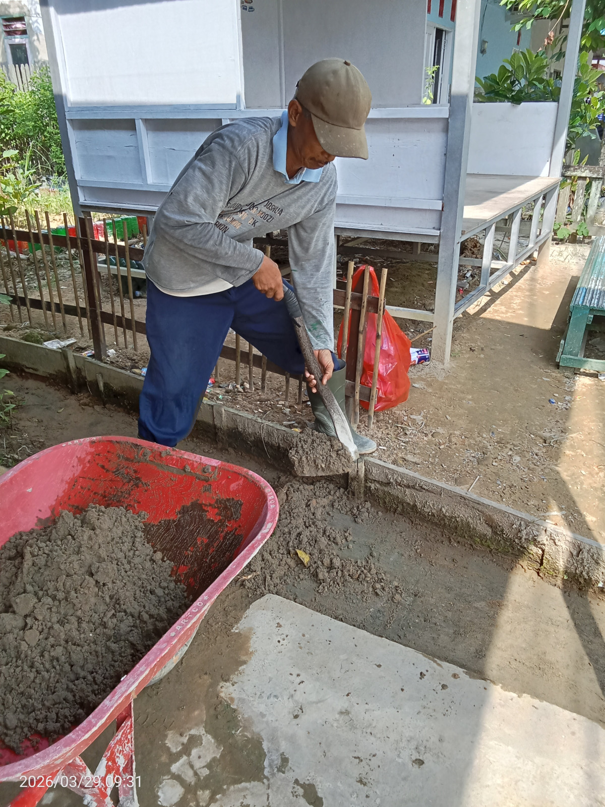 Kegiatan pembersihan lingkungan & normalisasi drainase