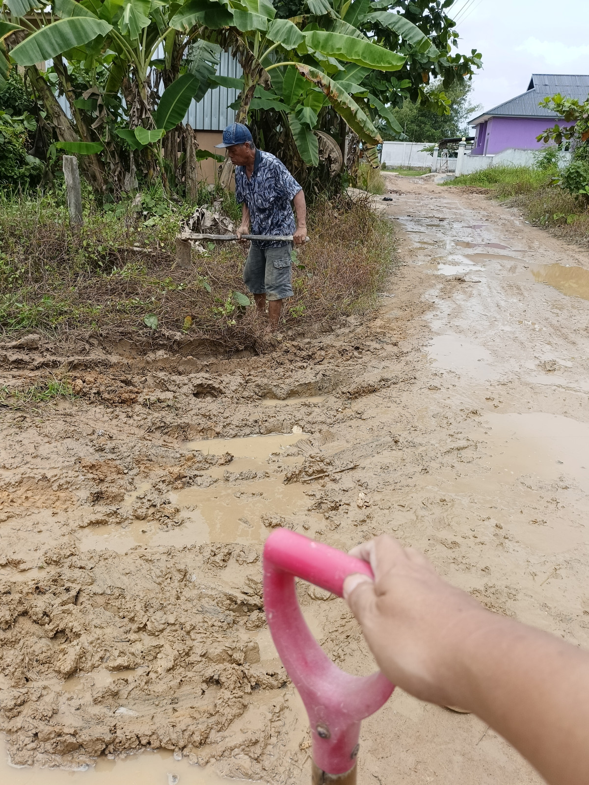 Gotong royong jalan