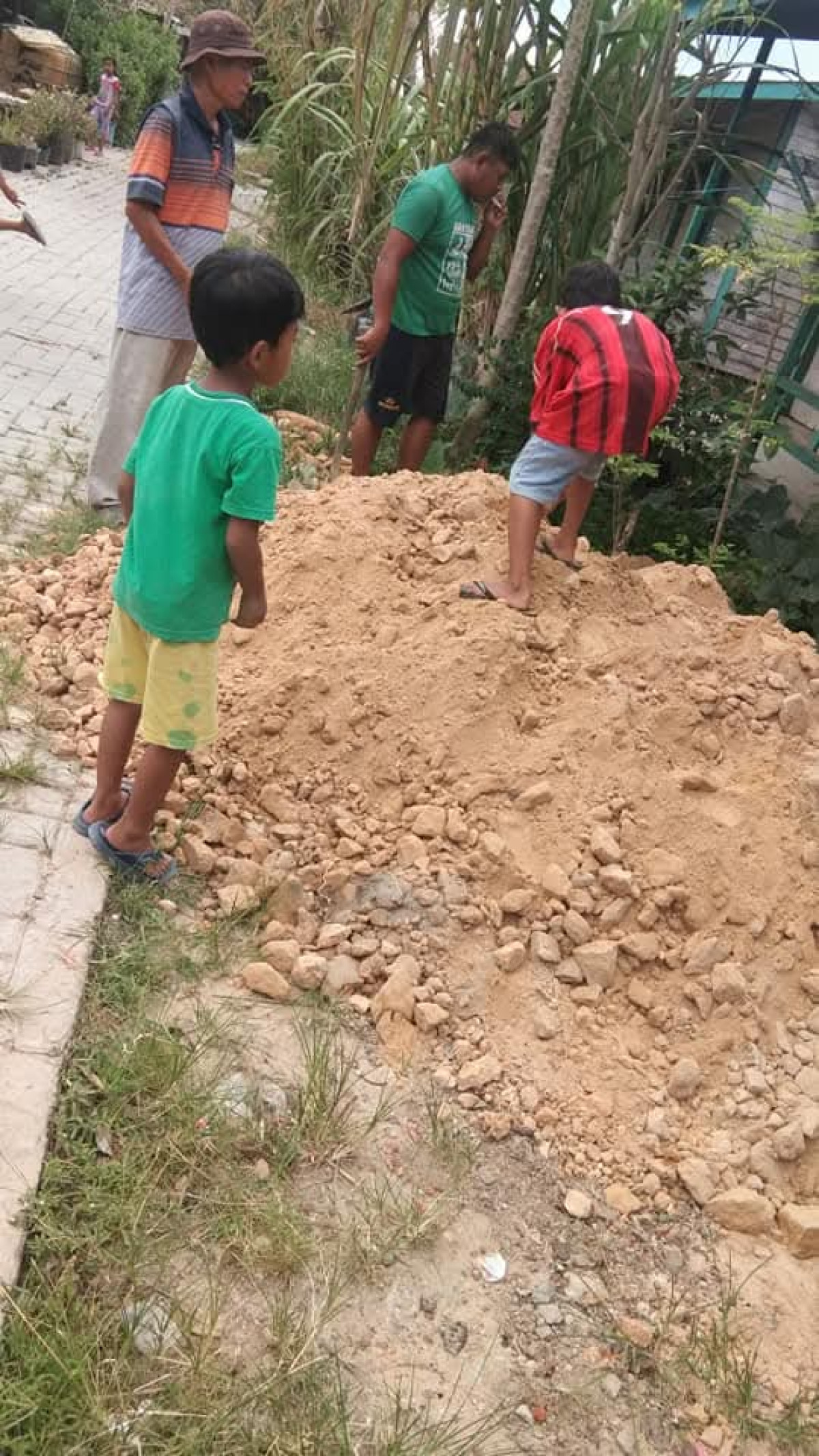 Pengurukan tanah japan Ahmad beta