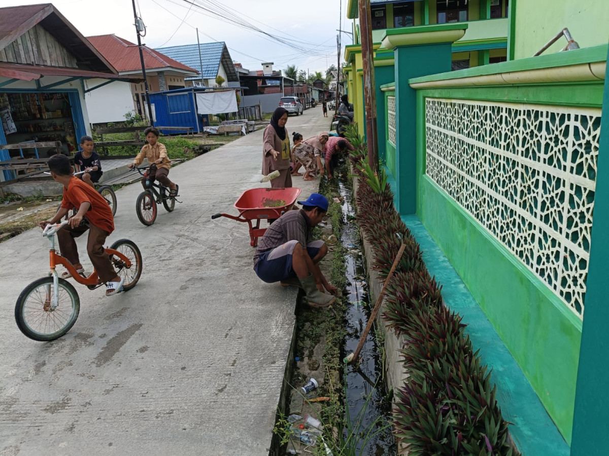 gotong royong derainase