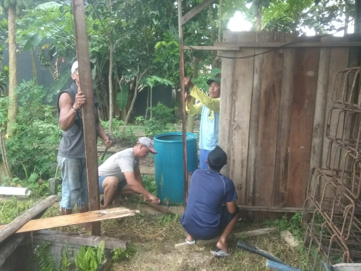 Pembuatan gudang untuk musholla