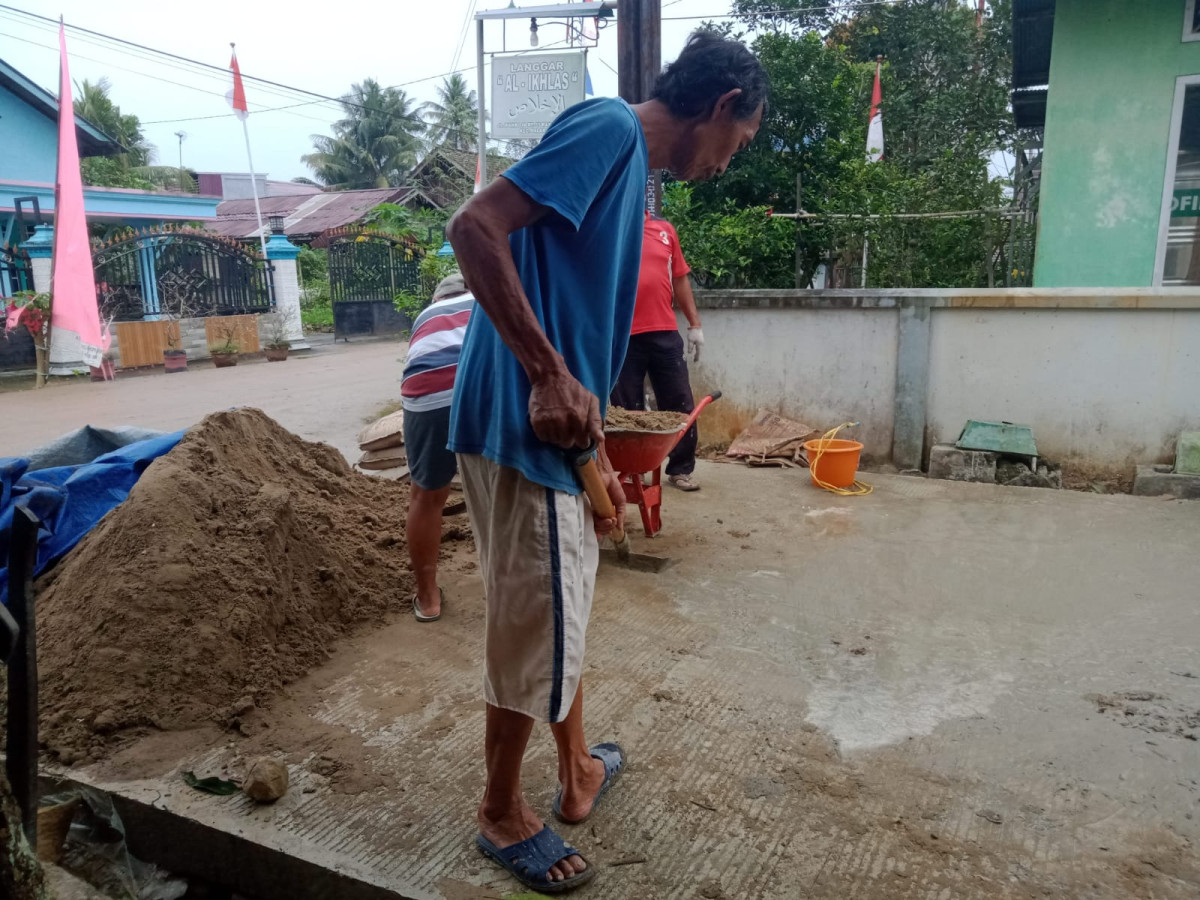 Semenisasi halaman mushola