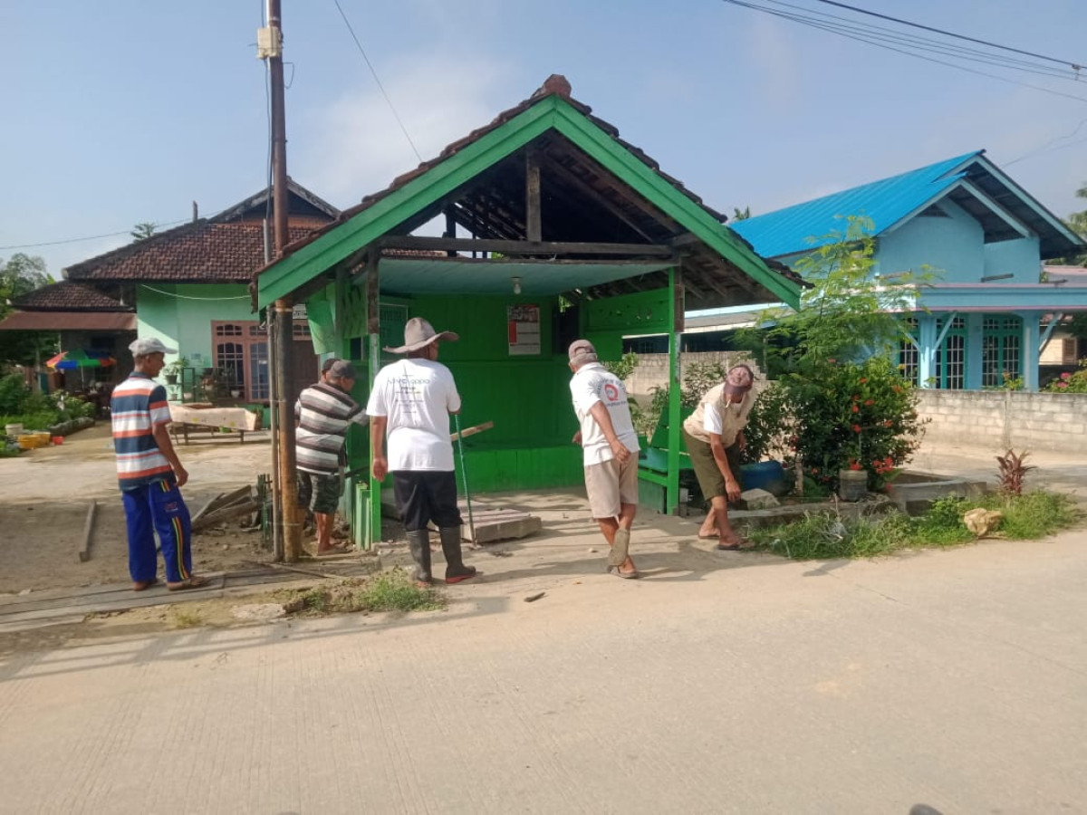Perbaikan pos kamling