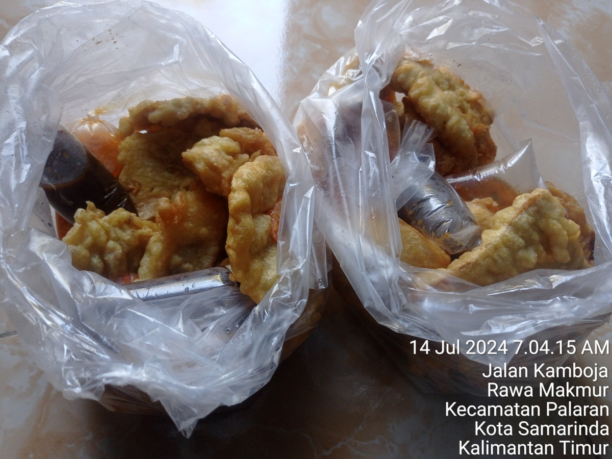 Mengecat pos kamling