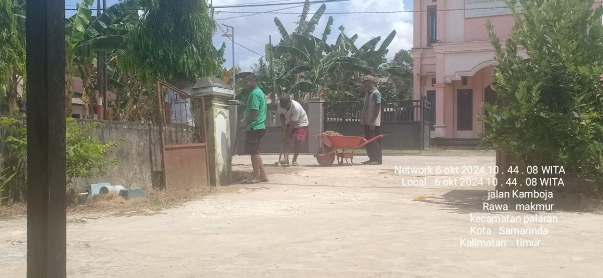 Semenisasi pinggir jalan