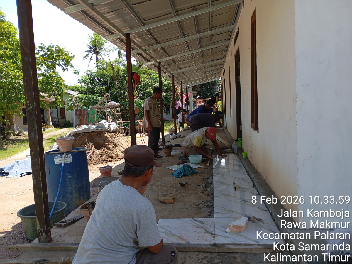 Pemasangan keramik