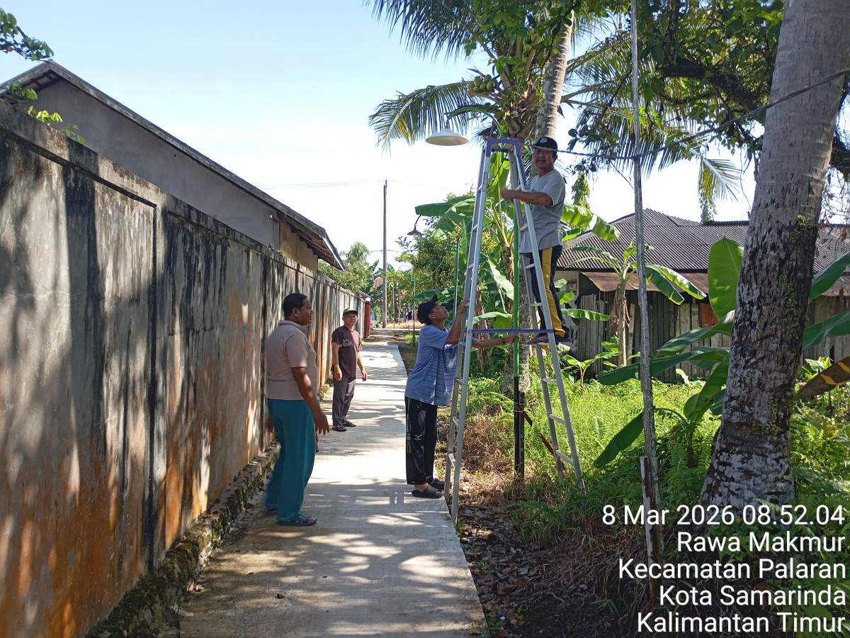 Penambahan tiang lampu