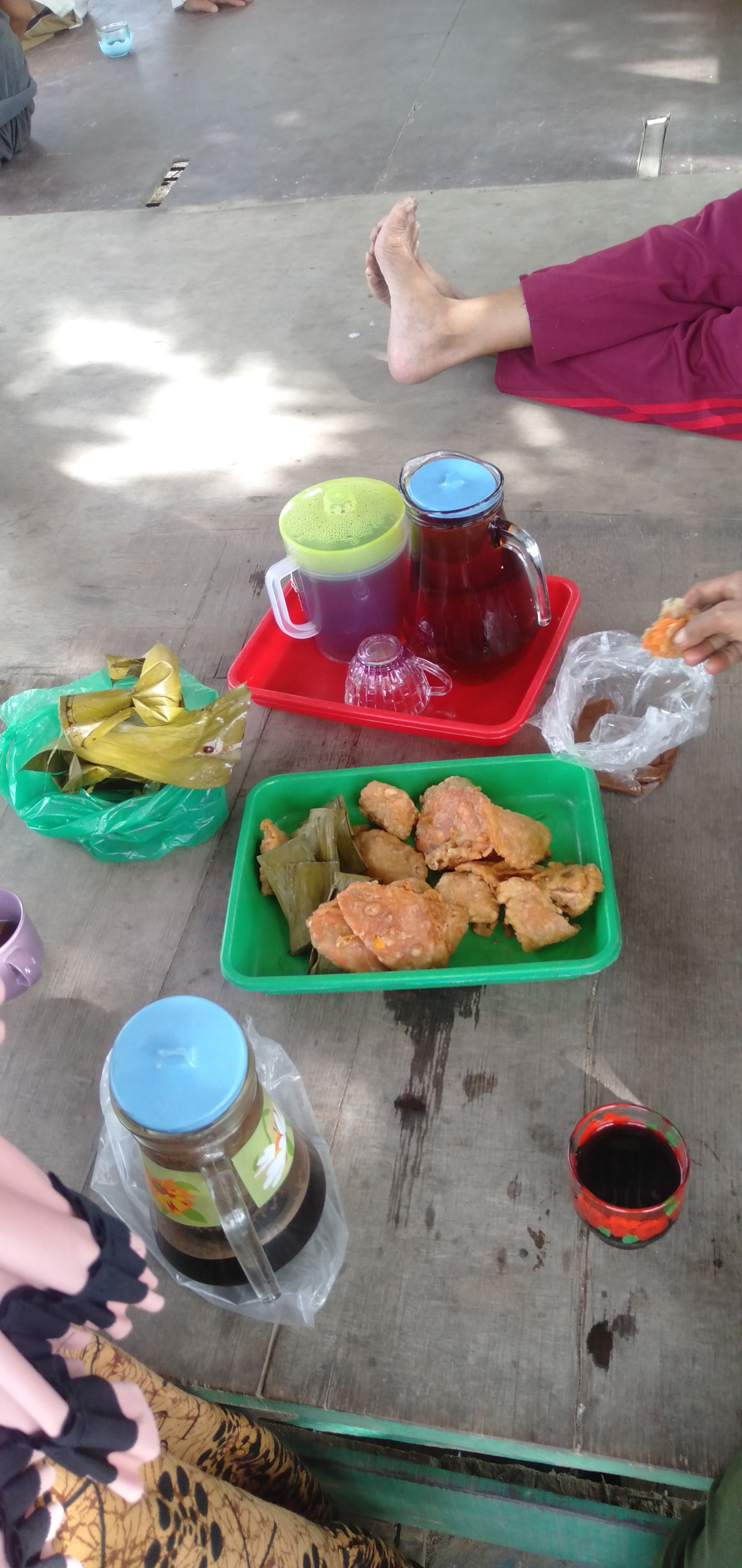 Pembersihan parit,,jalan dan penanaman