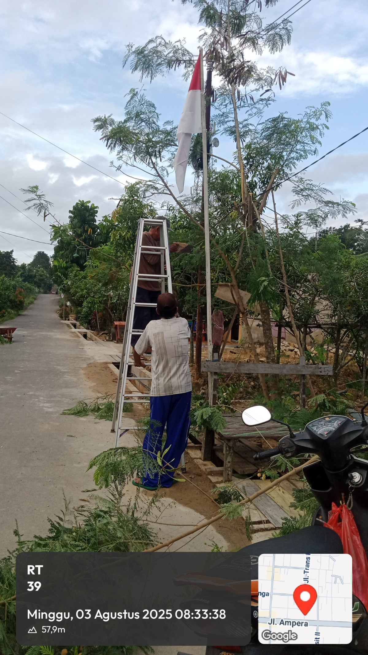 Jl.kenanga .giat gotong royong bersih jalan dan parit