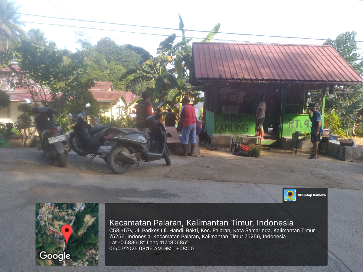 Gotong royong lingkungan RT.43