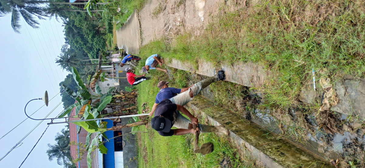 gotong royong pembersihan drainase
