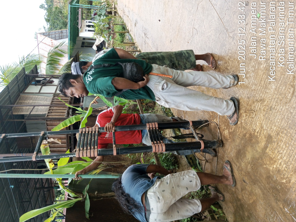 Perbaikan tiang listrik