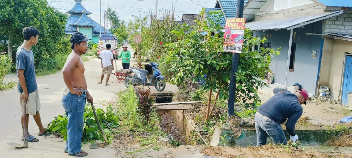 Gotong royong drainase