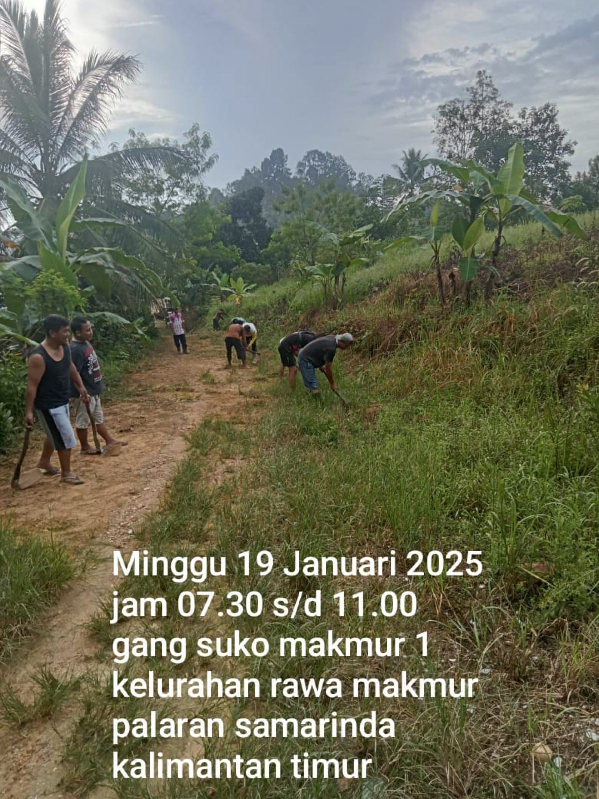 Pembersihan rumput atau sampah.