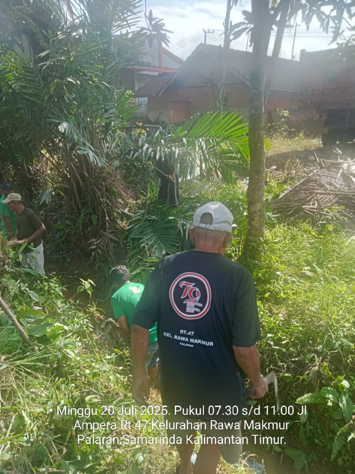 Pendalaman sungai dan pembersihan rumput
