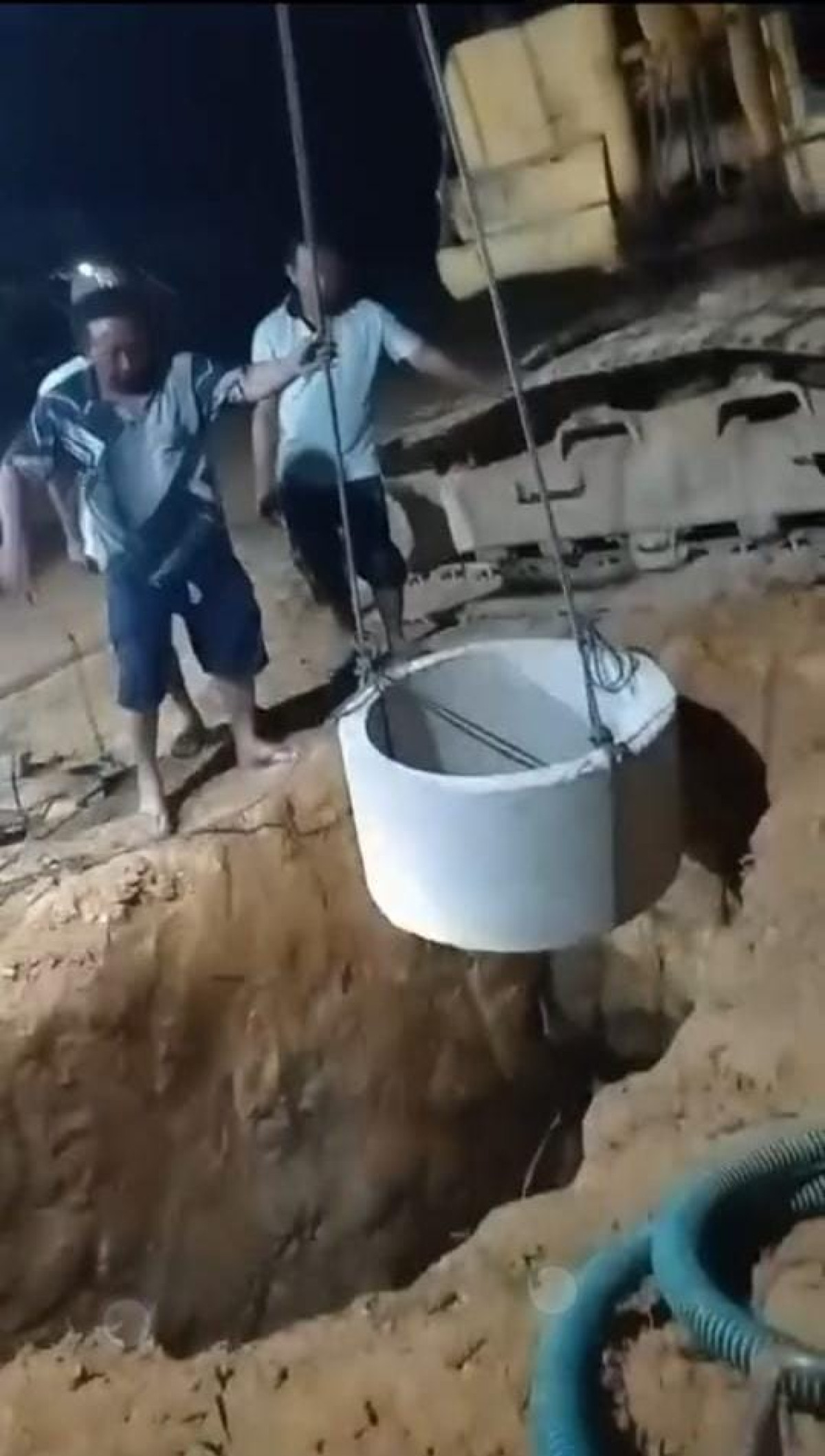 Masang gorong gorong sumur langgar Darul Ikhsan