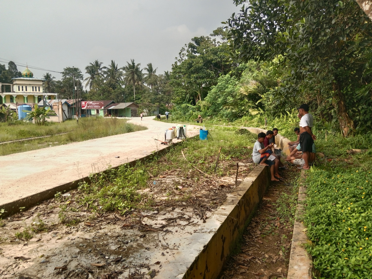 Gotong royong rt 06