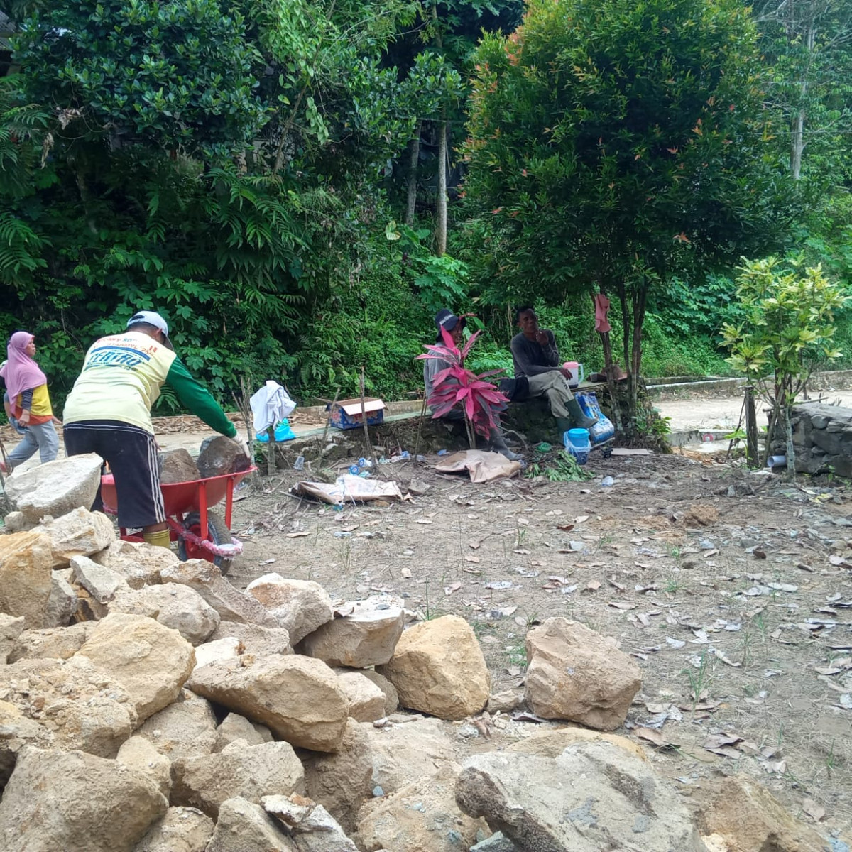 Pembangunan Turap Musholla