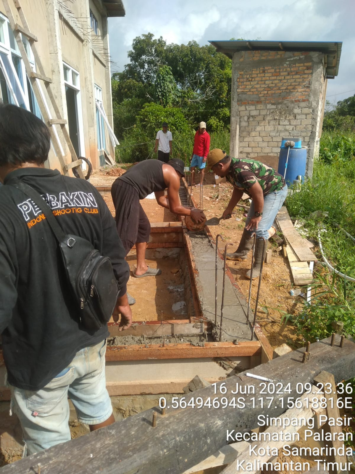 Pembangunan musholla babu salam