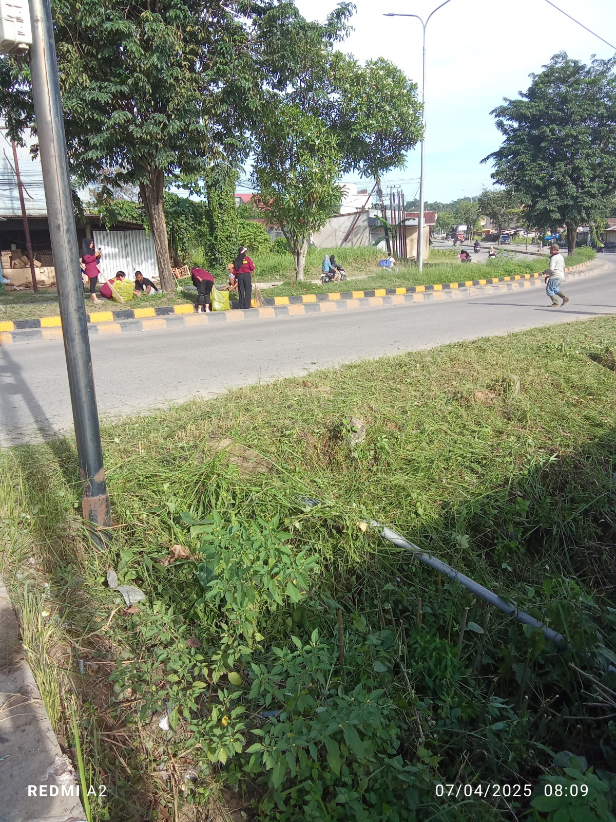 Pembersihan jalan trikora