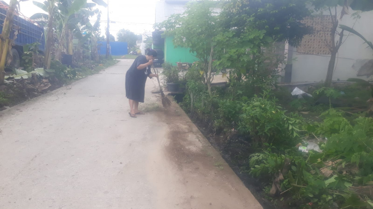 Pembersihan parit dan lingkungan