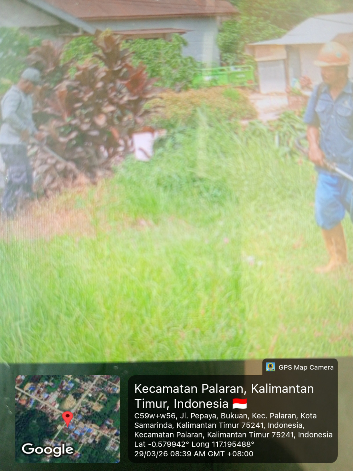 Pembersihan rumput parit dan jalan