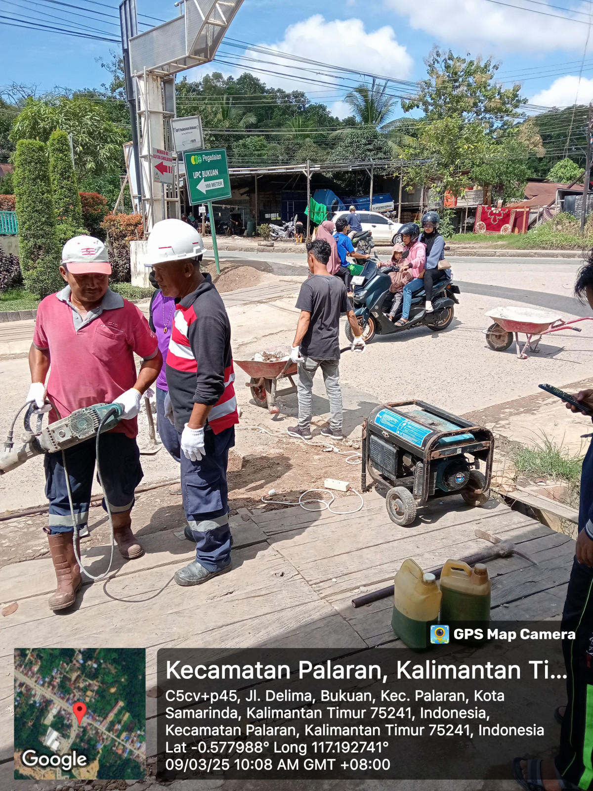 Perbaikan jalan berlubang